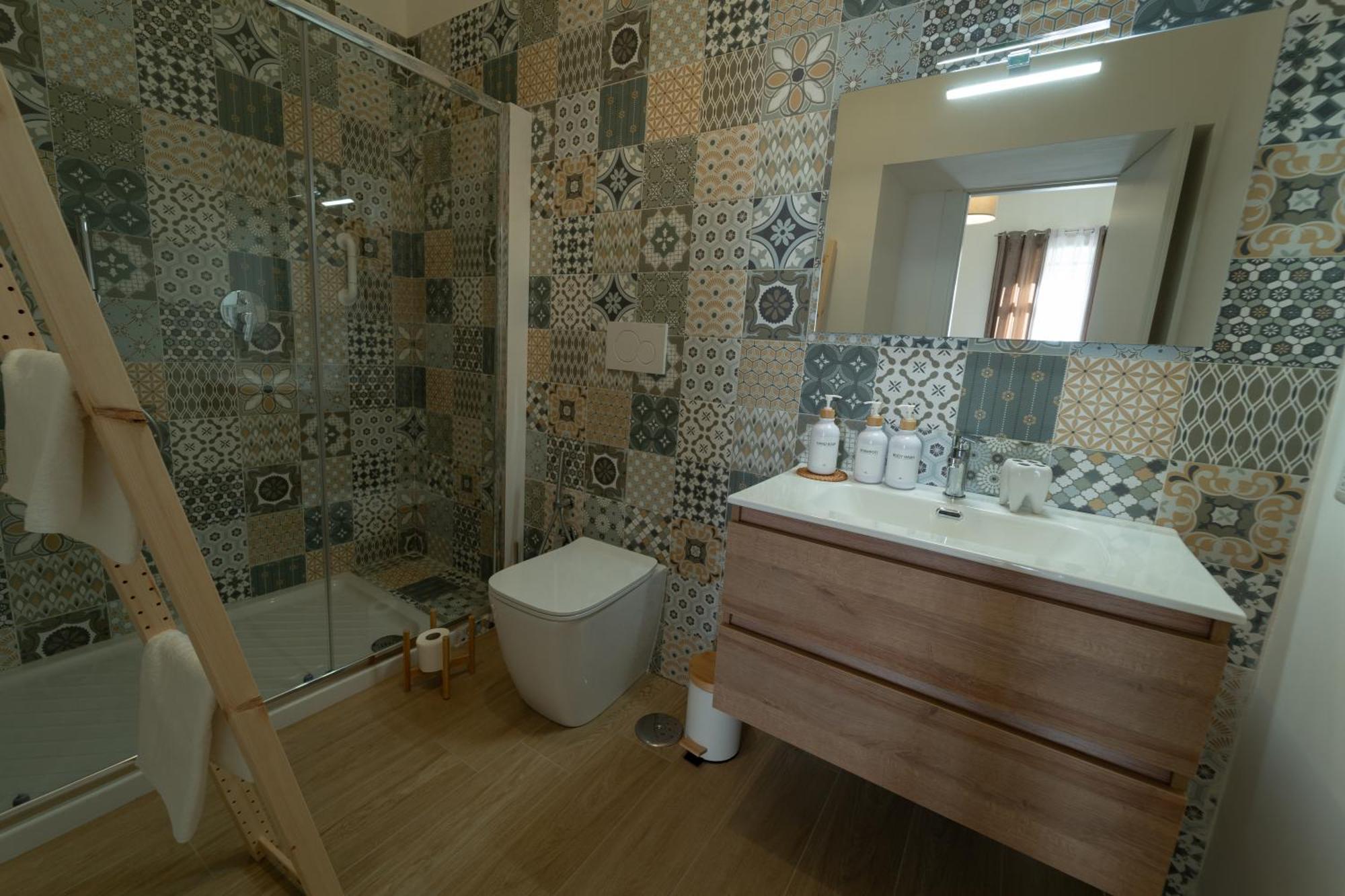 Family Room Private Bathroom,1672198254:JPEG